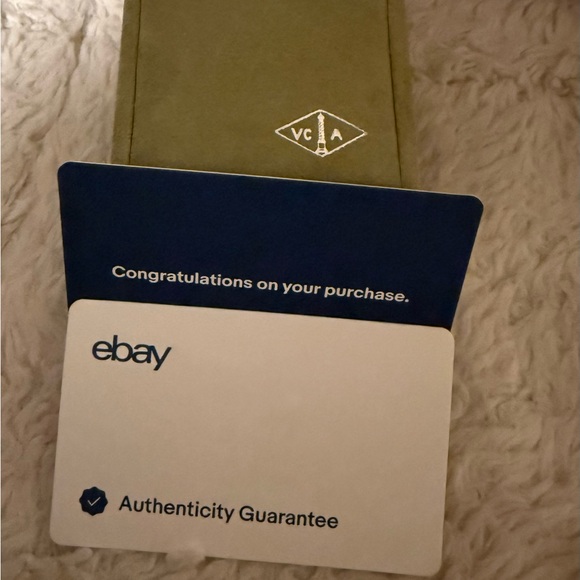 Van Cleef & Arpels Elegant Rose Gold Ring - Picture 5 of 8